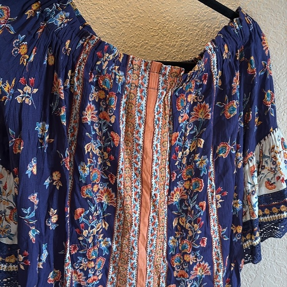 Angie Boho Navy Floral Off-Shoulder Blouse/ Size large - Picture 8 of 9